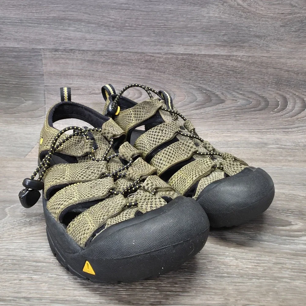 Keen Newport Sandals Boys 4 Green Quick Dry Hiking Water Sports Outdoor Washable